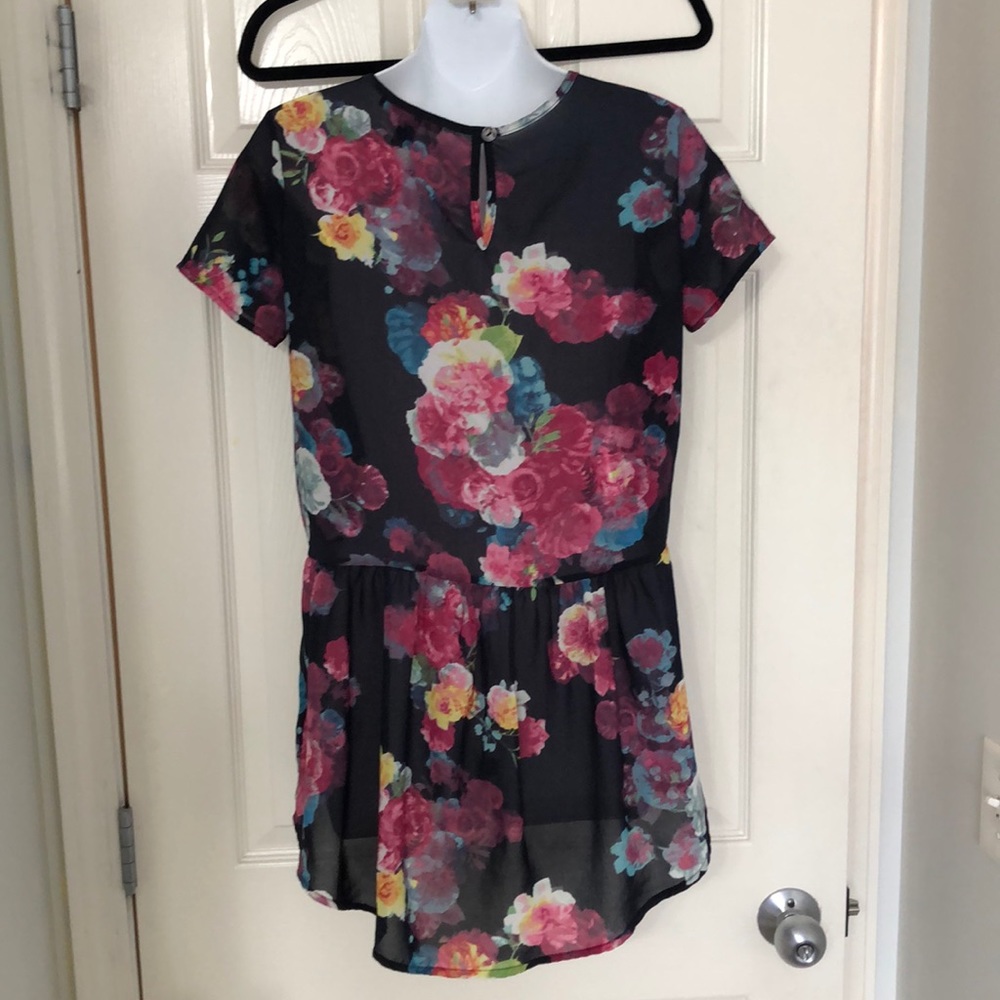 Floral Top - Picture 3 of 5